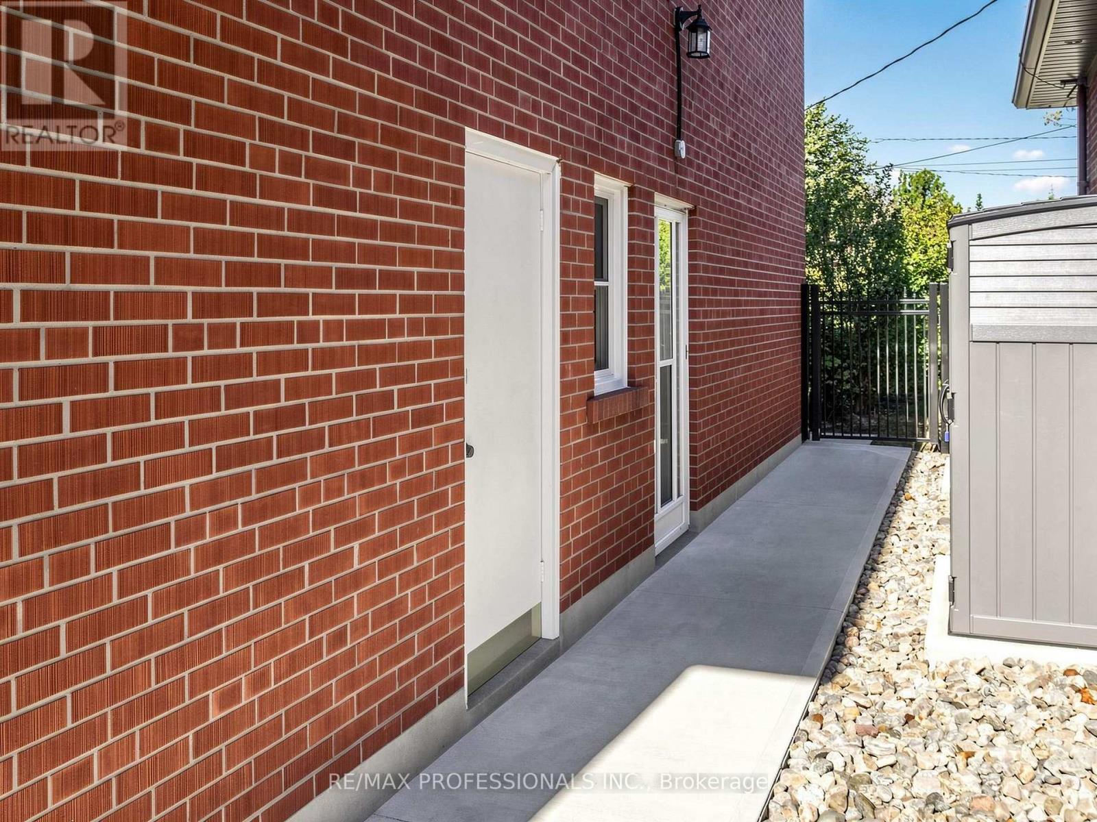 32 Summitcrest Drive, Toronto, Ontario  M9P 1H2 - Photo 33 - W14094454