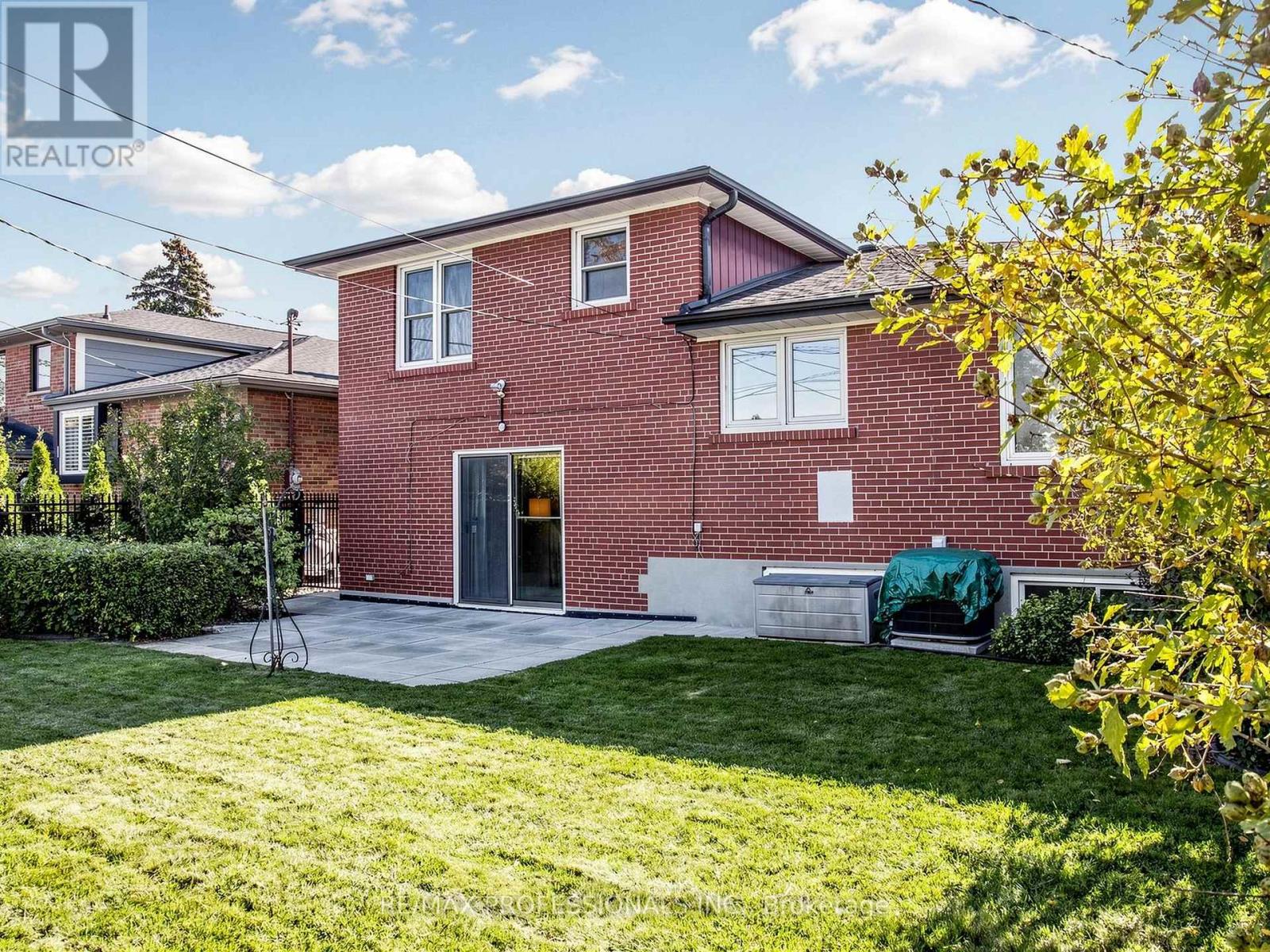 32 Summitcrest Drive, Toronto, Ontario  M9P 1H2 - Photo 34 - W14094454