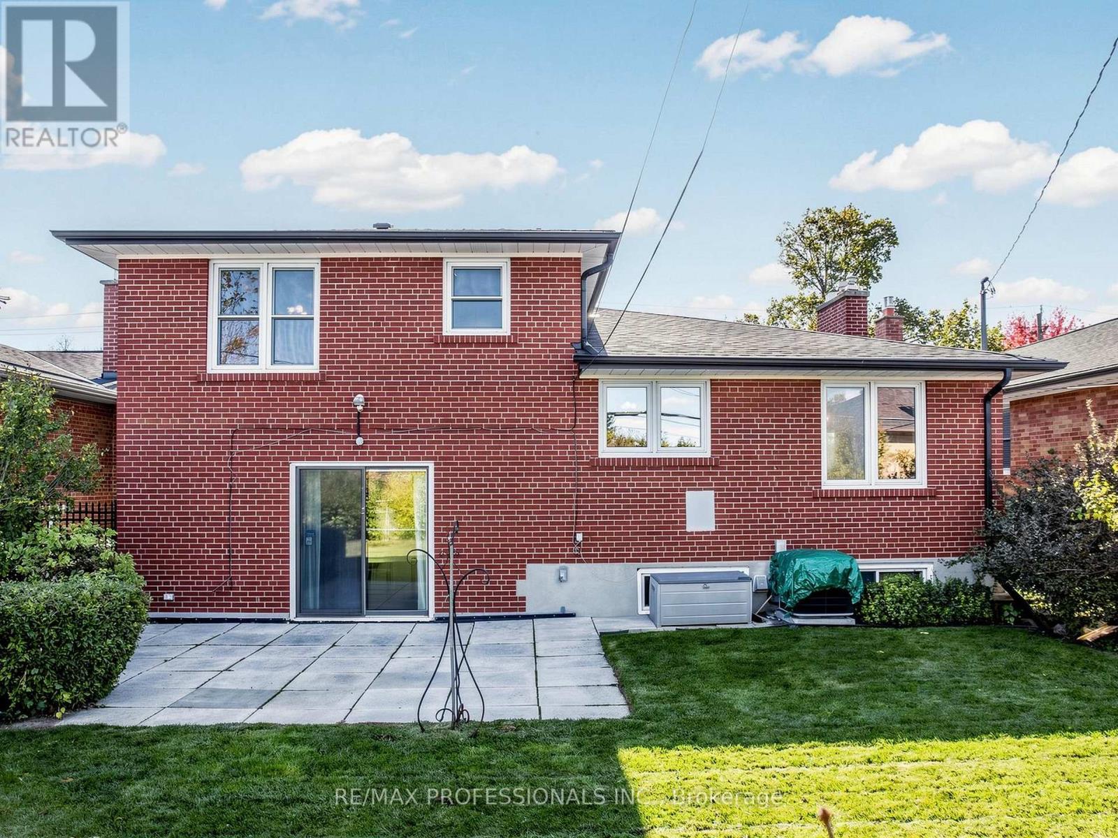 32 Summitcrest Drive, Toronto, Ontario  M9P 1H2 - Photo 35 - W14094454