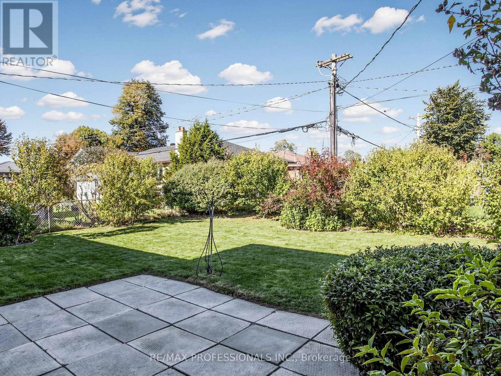 32 Summitcrest Drive, Toronto, Ontario  M9P 1H2 - Photo 37 - W14094454