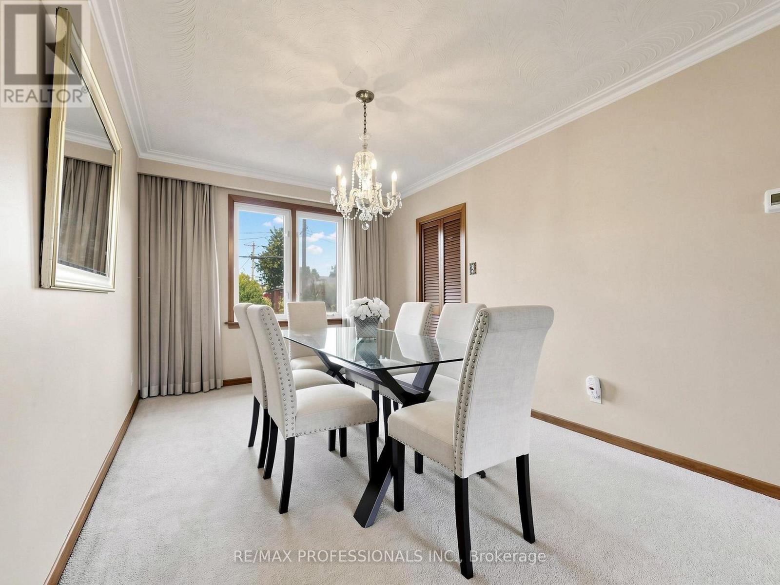 32 Summitcrest Drive, Toronto, Ontario  M9P 1H2 - Photo 9 - W14094454