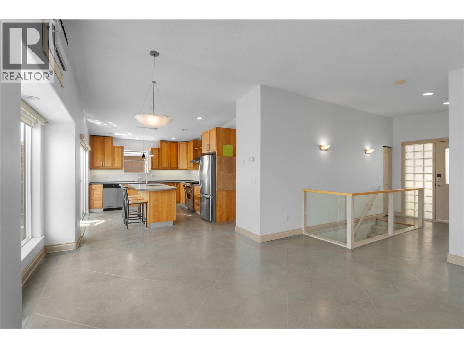 15 Hudson's Bay Trail Unit# 803 Kamloops Photo 9