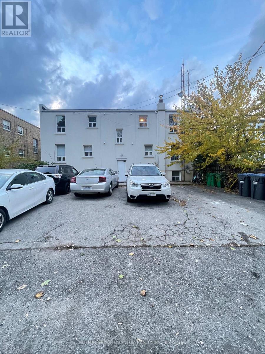 #2 - 339 Lakeshore Road E, Mississauga, Ontario  L5G 1E7 - Photo 4 - W14094564