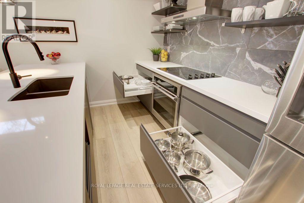 Unit 2 - 164 Maurice Drive, Oakville, Ontario  L6K 2W9 - Photo 11 - W14094614