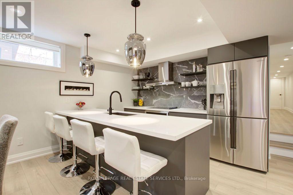 Unit 2 - 164 Maurice Drive, Oakville, Ontario  L6K 2W9 - Photo 2 - W14094614