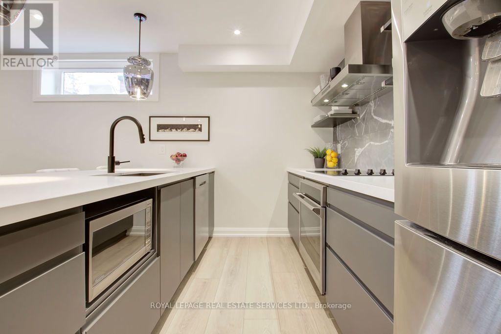 Unit 2 - 164 Maurice Drive, Oakville, Ontario  L6K 2W9 - Photo 5 - W14094614