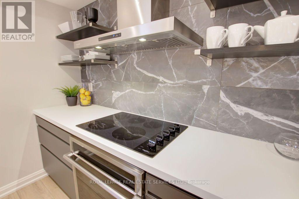 Unit 2 - 164 Maurice Drive, Oakville, Ontario  L6K 2W9 - Photo 6 - W14094614