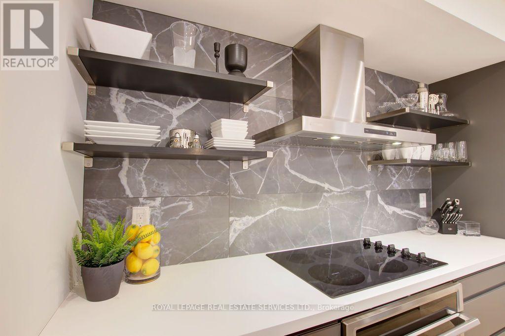 Unit 2 - 164 Maurice Drive, Oakville, Ontario  L6K 2W9 - Photo 7 - W14094614