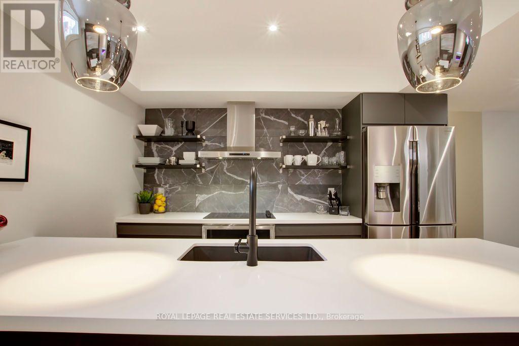 Unit 2 - 164 Maurice Drive, Oakville, Ontario  L6K 2W9 - Photo 8 - W14094614