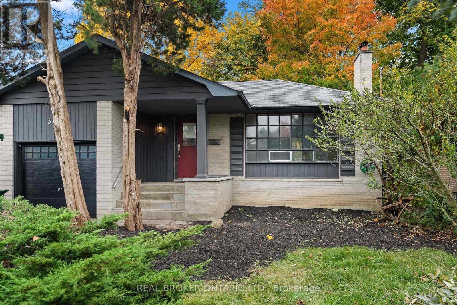 361 RATHBURN ROAD, Toronto, Ontario