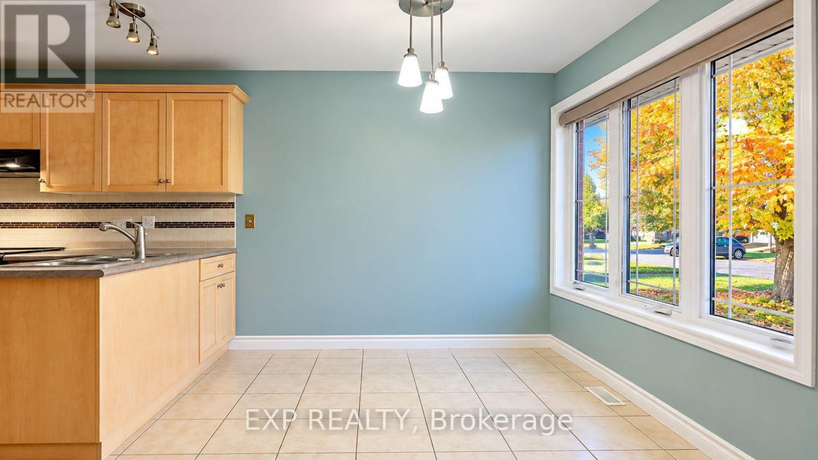 Upper - 487 Brentcliffe Drive, Waterloo, Ontario  N2T 2R8 - Photo 6 - X14094472
