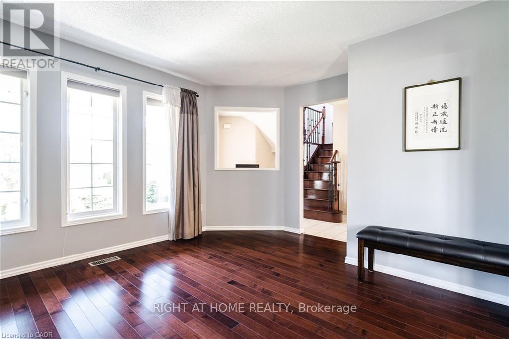 106 Moore Crescent, Hamilton, Ontario  L9G 4Z8 - Photo 10 - X14094486