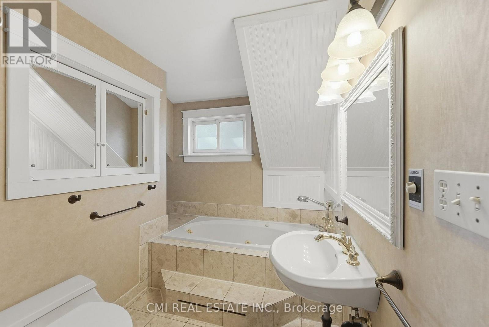 132 Base Line Road E, London South, Ontario  N6C 2N8 - Photo 34 - X14094598