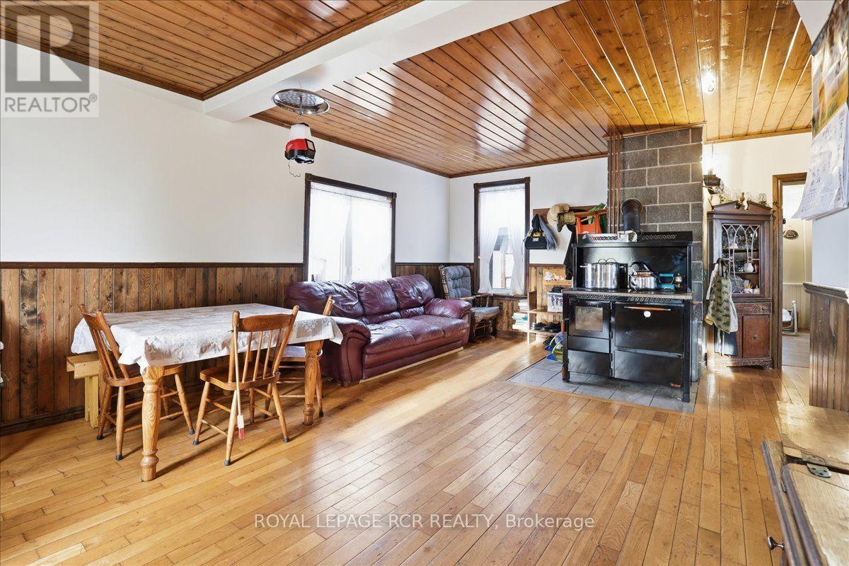 349 20 Road, Kincardine, Ontario  N2Z 2X4 - Photo 5 - X14094600