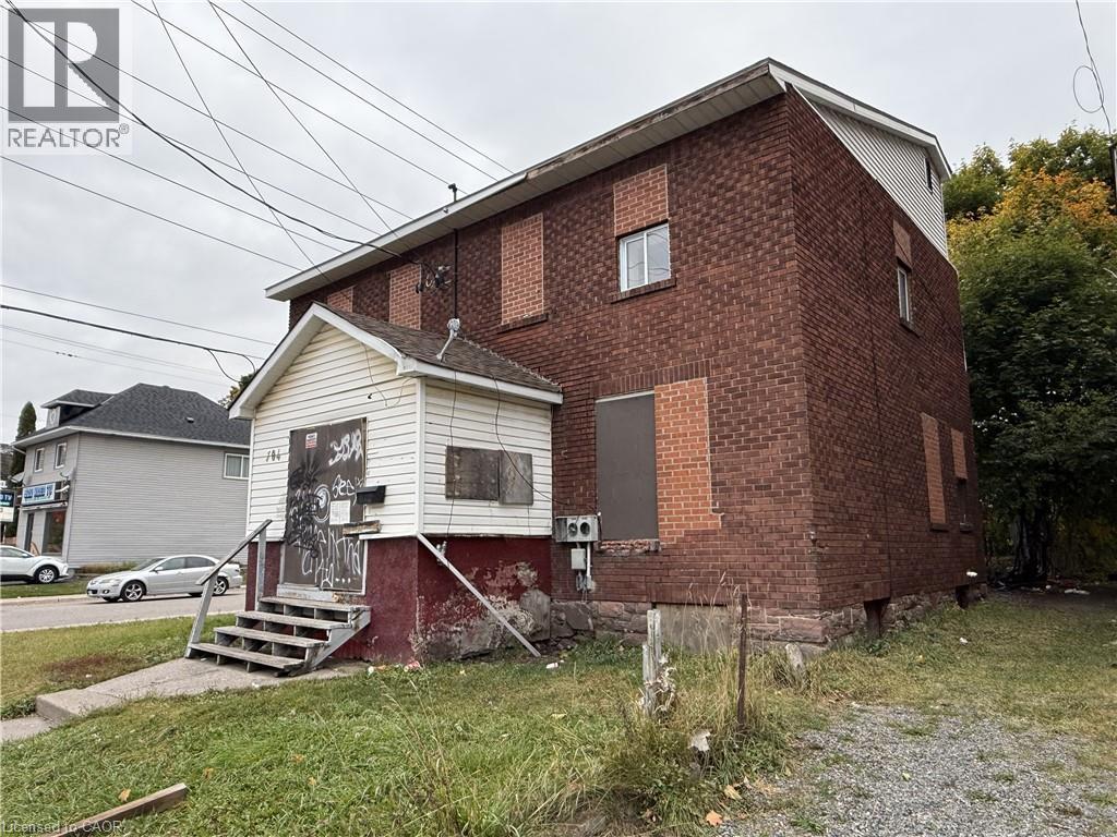 104 Albert Street E, Sault Ste. Marie, Ontario  P6A 2J1 - Photo 3 - 40872465