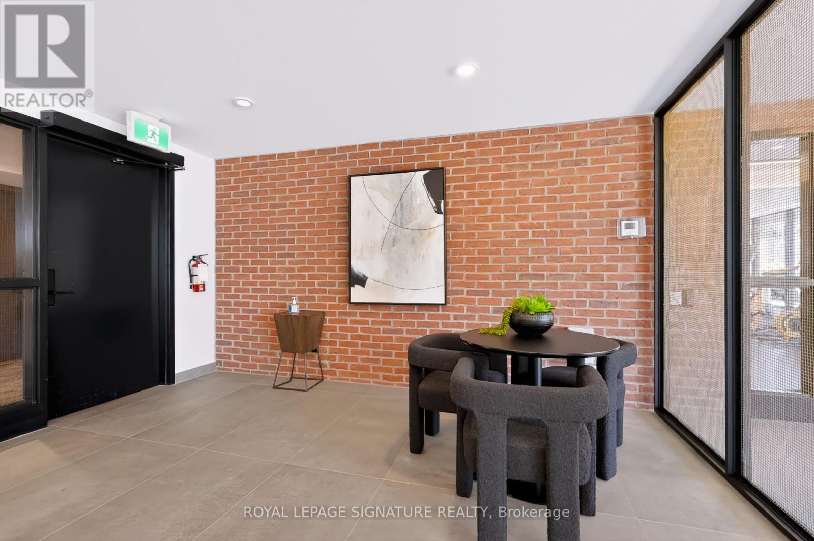 212 - 2799 Kingston Road, Toronto, Ontario  M1M 1N1 - Photo 2 - E14086308