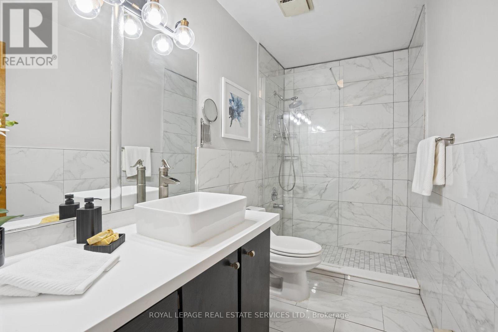 3 Harshaw Avenue, Toronto, Ontario  M6S 1X7 - Photo 19 - W14093974