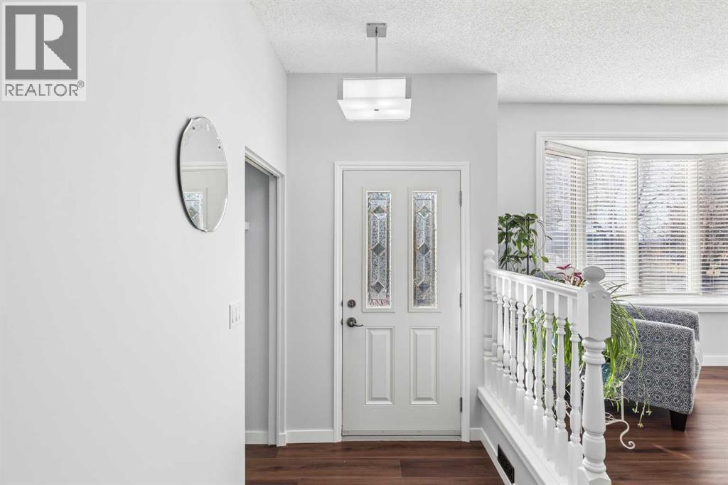 440 Lynnover Way Se, Calgary, Alberta  T2C 1L1 - Photo 2 - A2352277