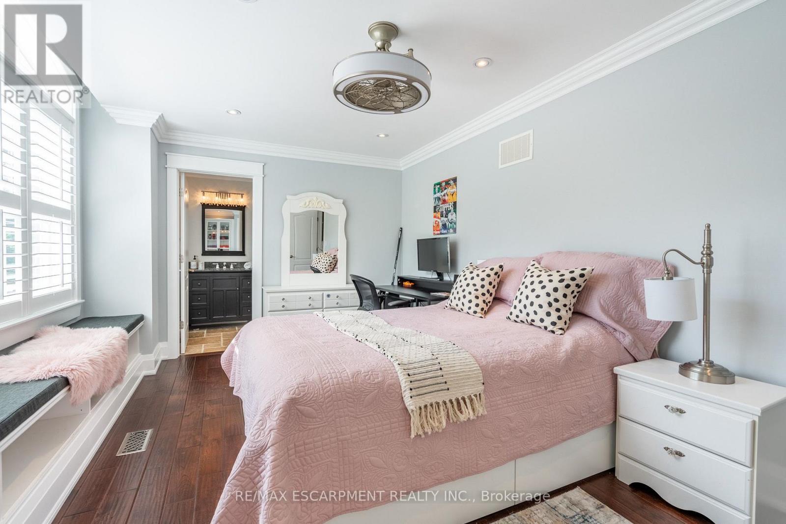 381 Woodworth Court, Hamilton, Ontario L9G 2N2 - Photo 25 - X13830856