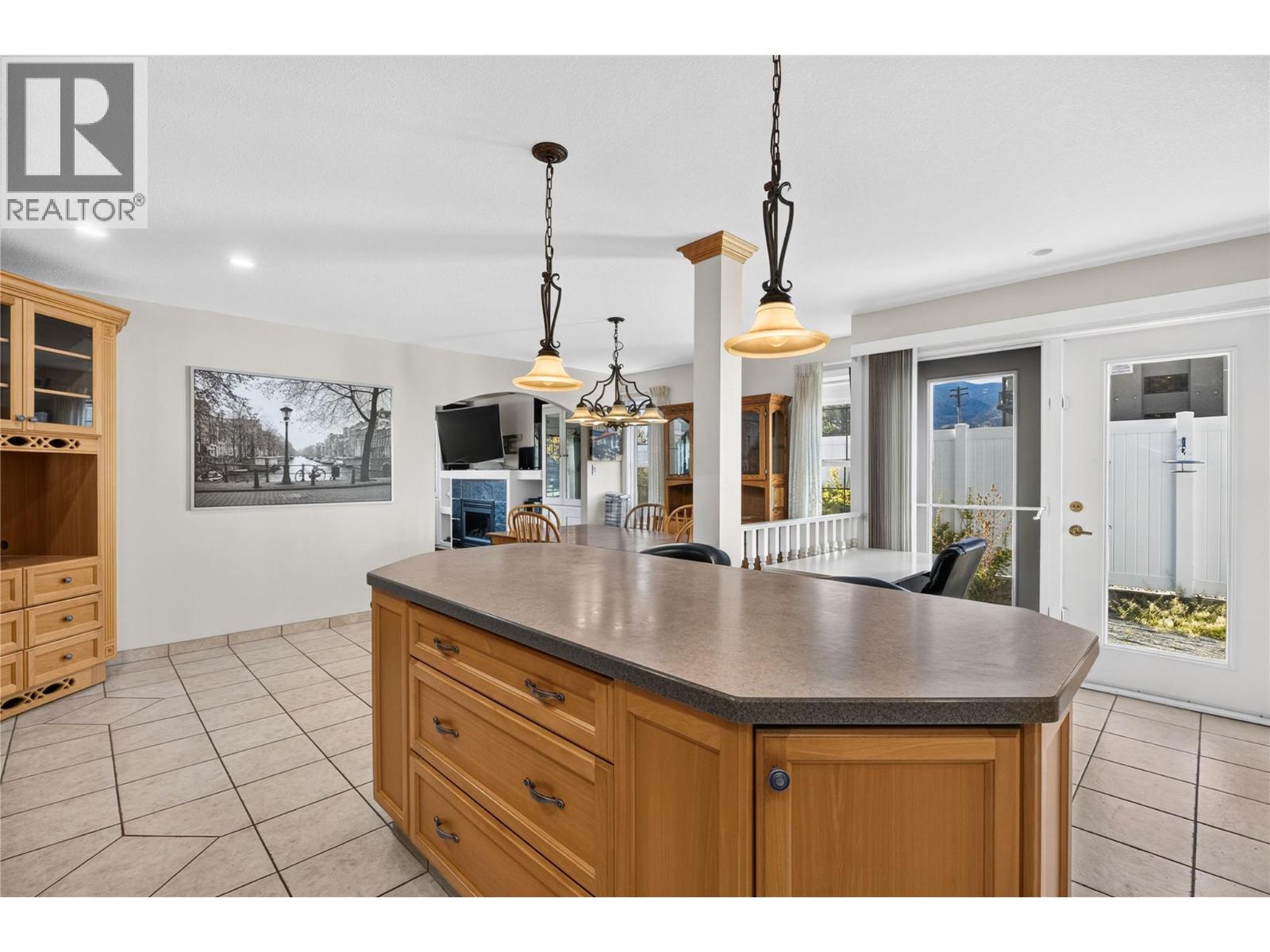 153 Yorkton Avenue, Penticton, British Columbia  V2A 3V3 - Photo 7 - 10403544
