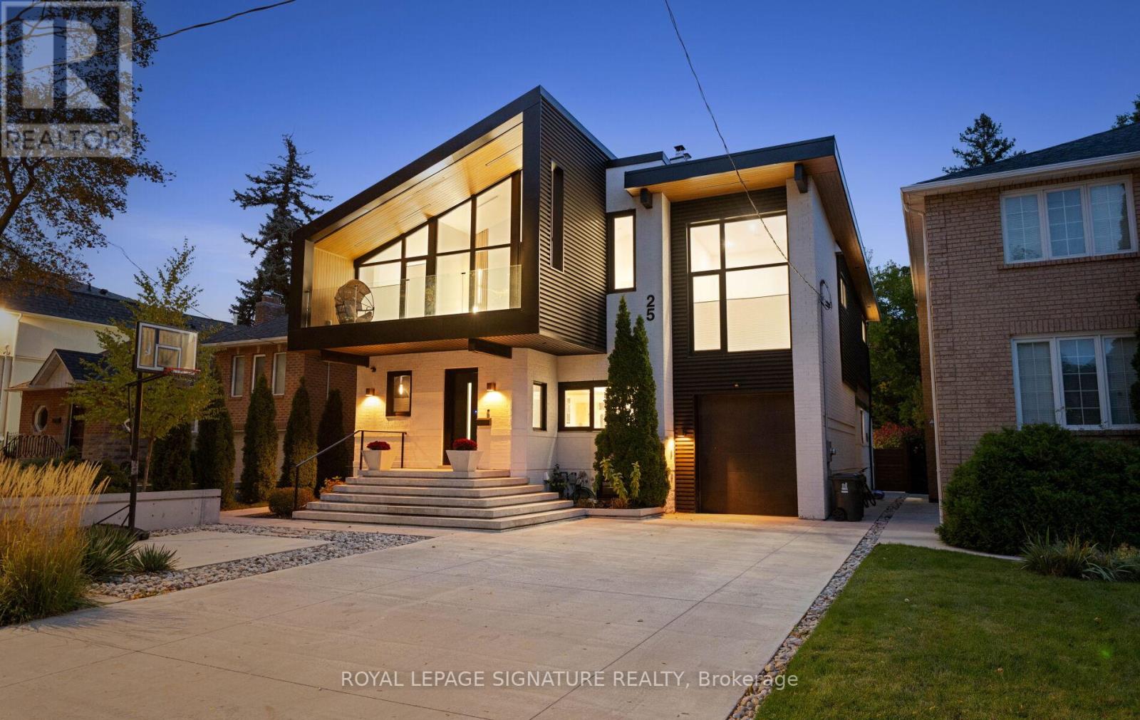 25 Eagle Road, Toronto, Ontario  M8Z 4H4 - Photo 2 - W14093200