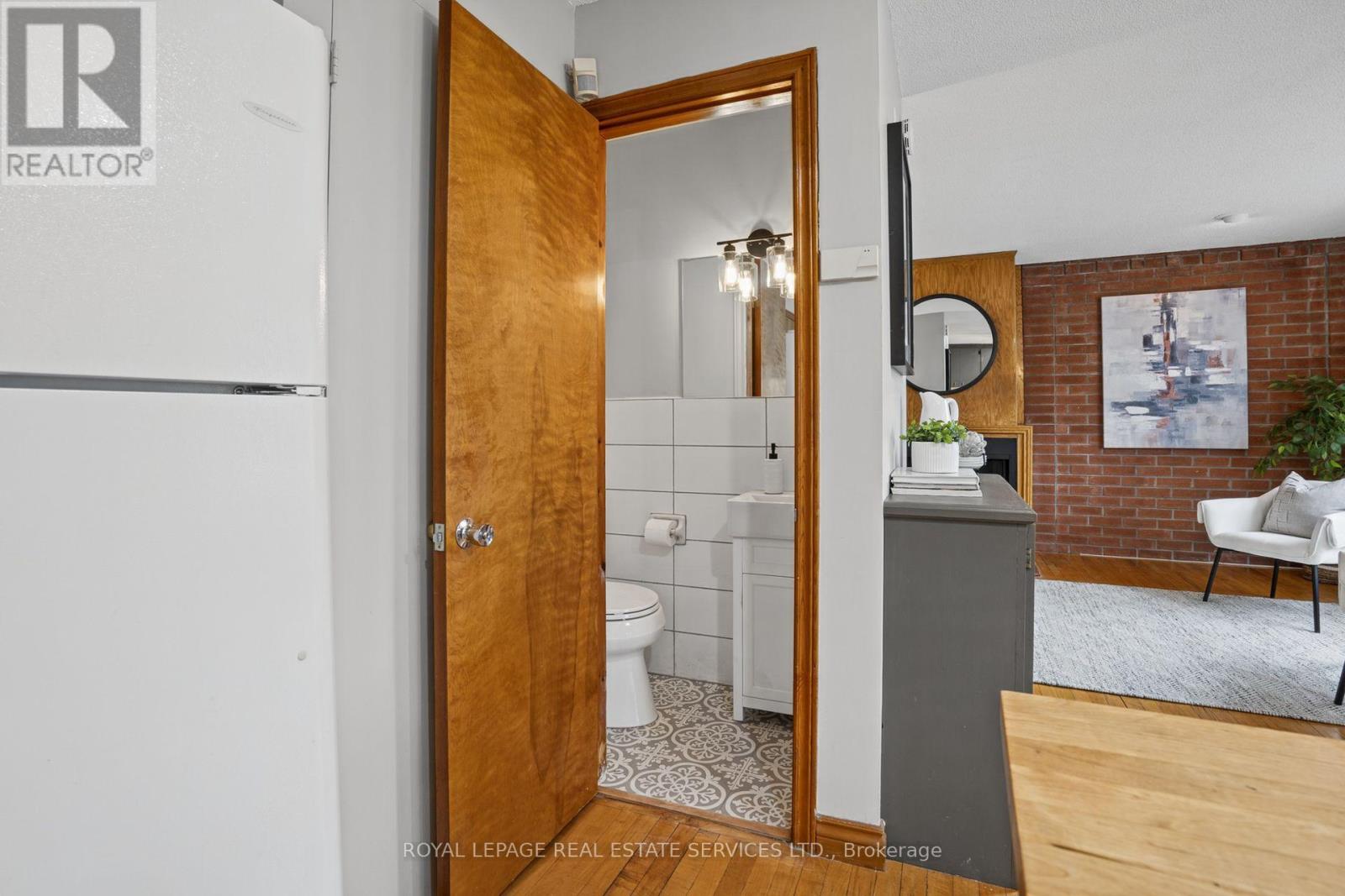 3 Harshaw Avenue, Toronto, Ontario  M6S 1X7 - Photo 12 - W14093854