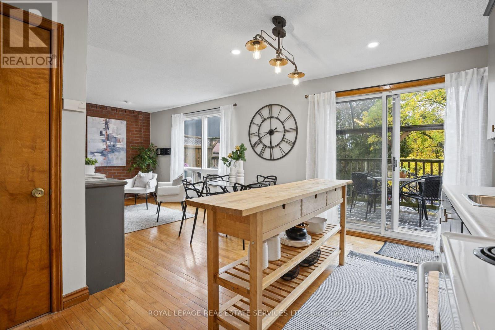 3 Harshaw Avenue, Toronto, Ontario  M6S 1X7 - Photo 6 - W14093854