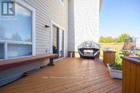 93 Robideau Place, Whitby, Ontario  L1R 3G7 - Photo 17 - E14094674