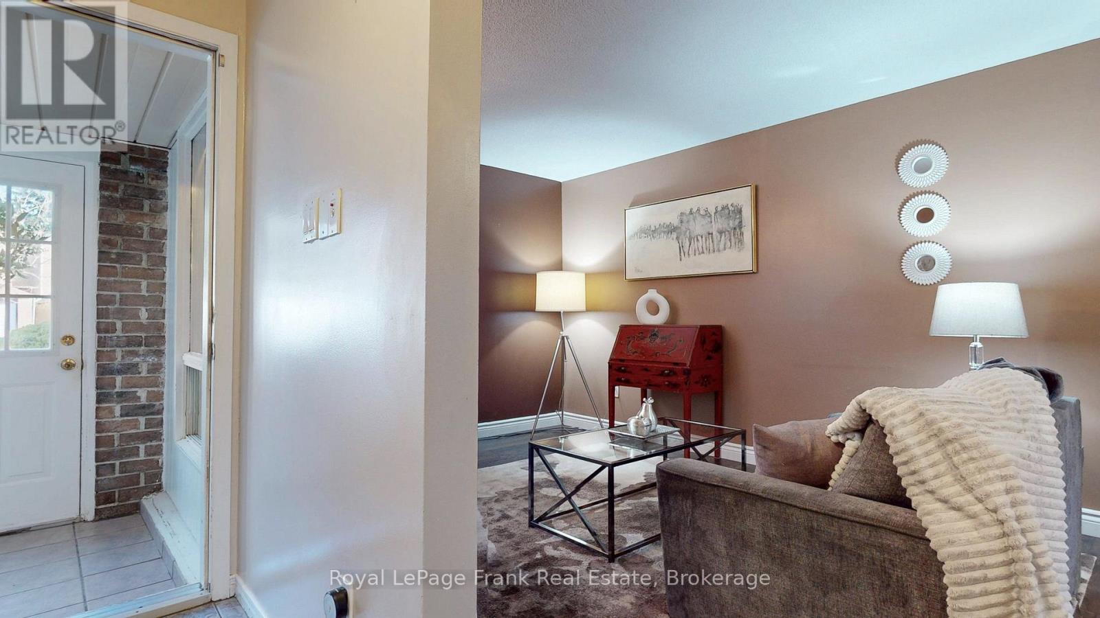 22 Peachtree Place, Vaughan, Ontario  L4K 2C4 - Photo 3 - N14094696