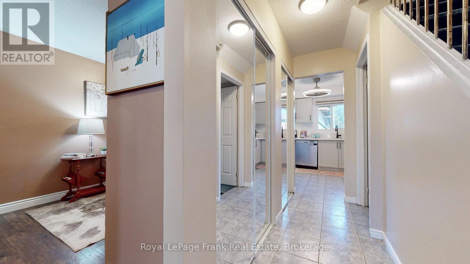 22 Peachtree Place, Vaughan, Ontario  L4K 2C4 - Photo 4 - N14094696
