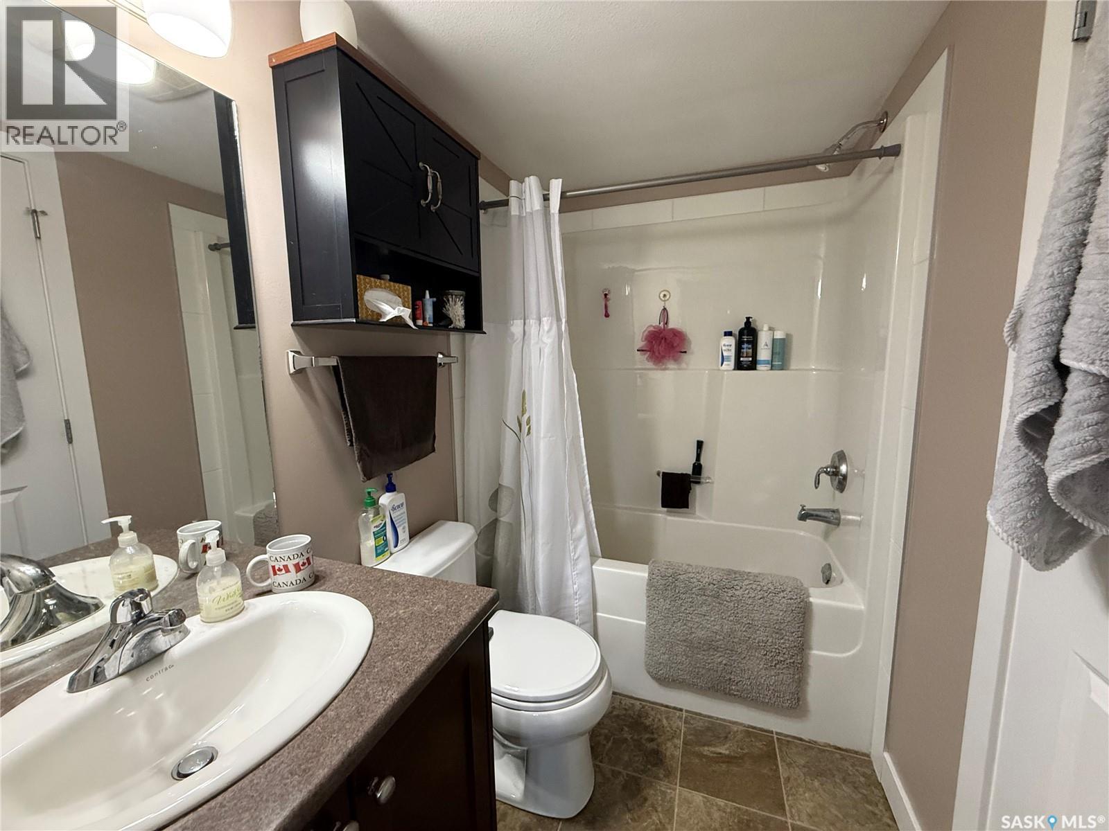 103 820 5th Street Ne, Weyburn, Saskatchewan  S4H 2V2 - Photo 16 - SK051447