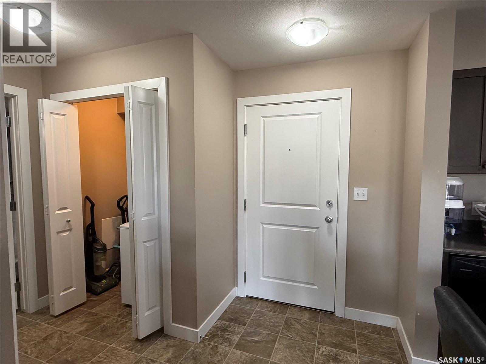 103 820 5th Street Ne, Weyburn, Saskatchewan  S4H 2V2 - Photo 17 - SK051447