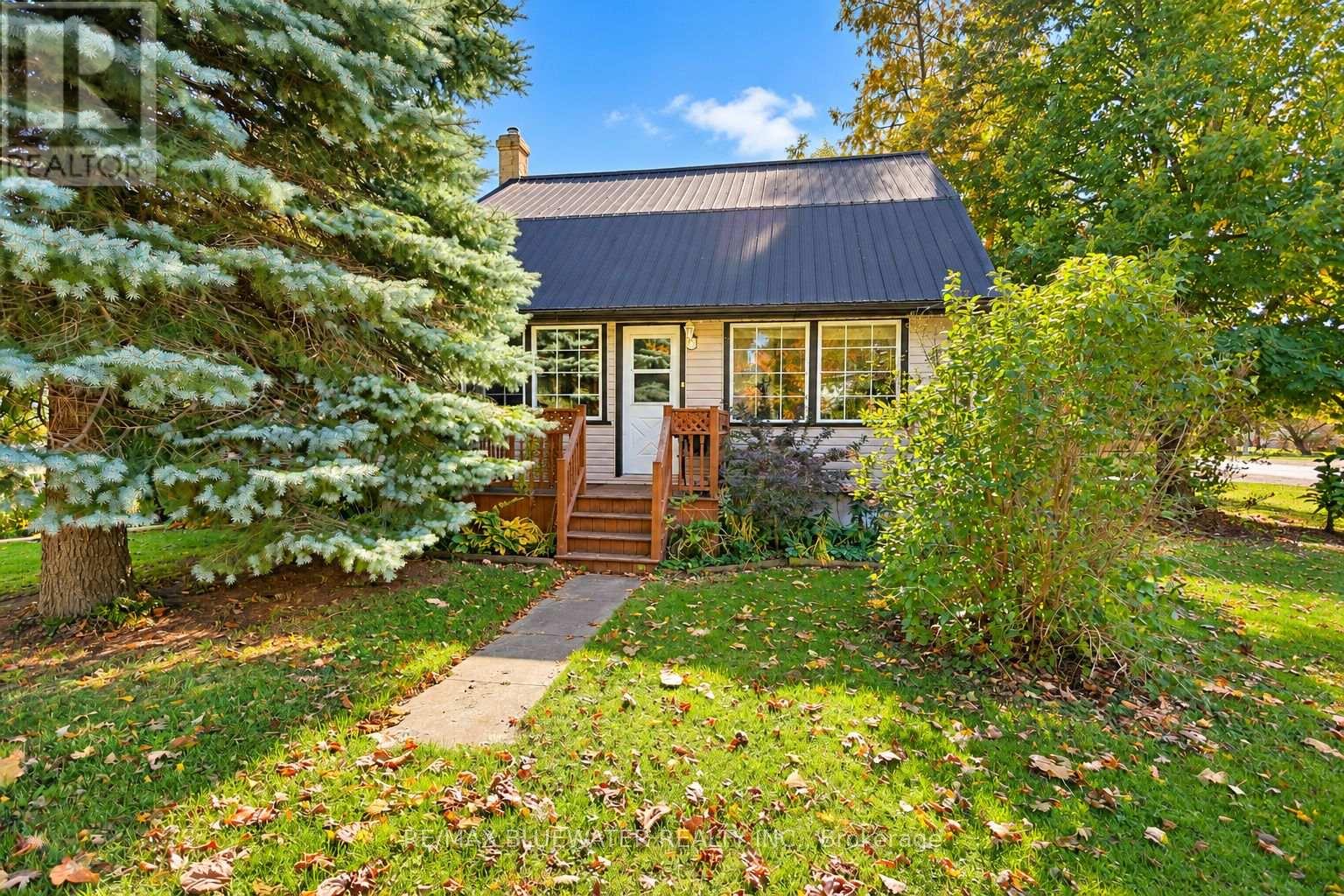 1601 GREENWAY DRIVE, North Middlesex, Ontario
