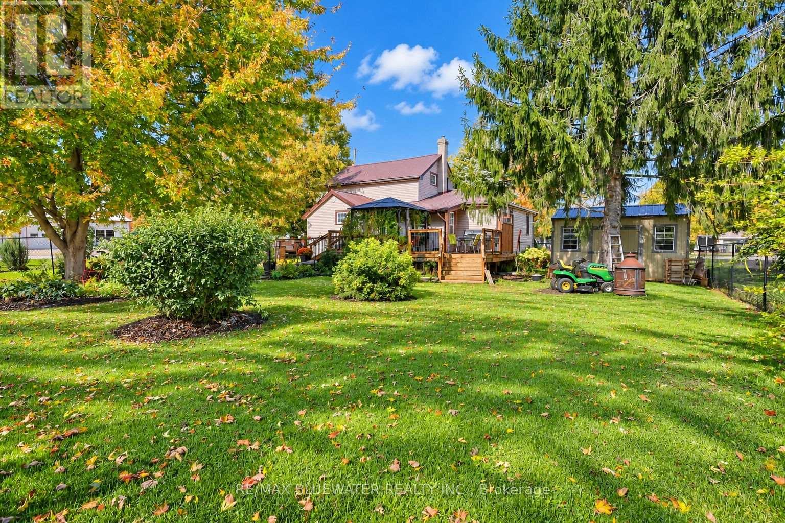 1601 Greenway Drive, North Middlesex, Ontario  N0M 2K0 - Photo 2 - X14094762