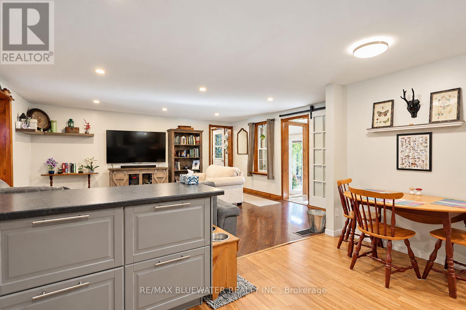 1601 Greenway Drive, North Middlesex, Ontario  N0M 2K0 - Photo 20 - X14094762