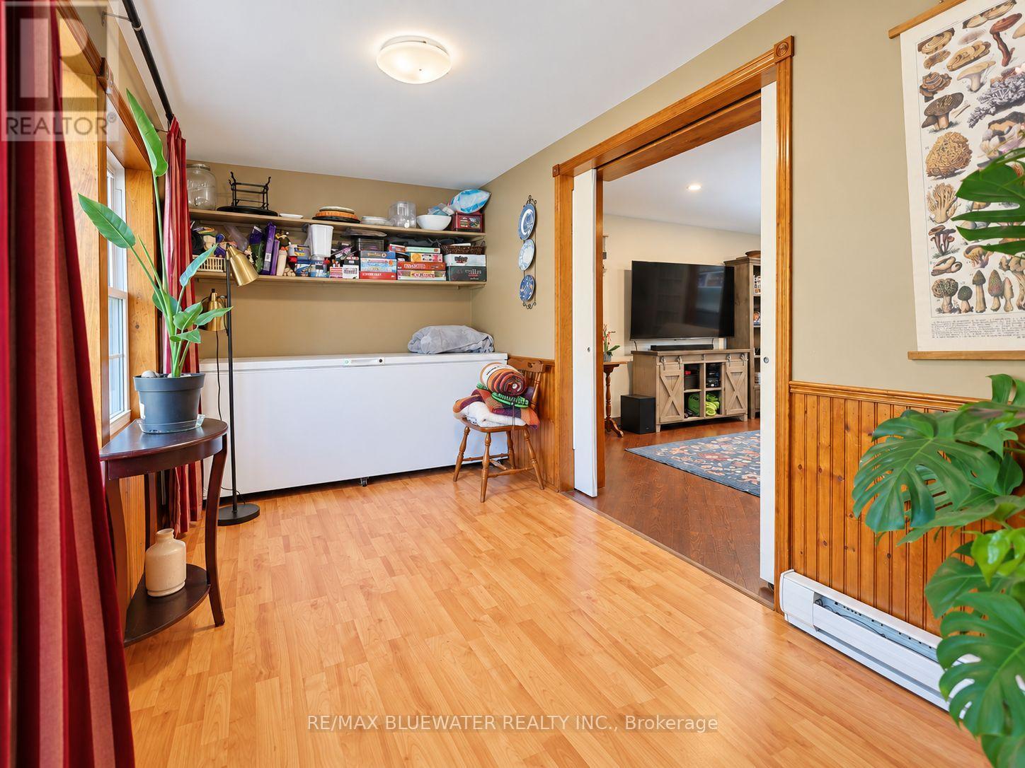 1601 Greenway Drive, North Middlesex, Ontario  N0M 2K0 - Photo 23 - X14094762