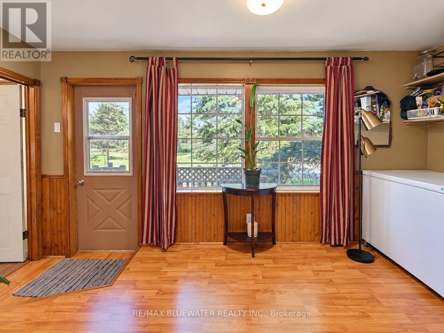 1601 Greenway Drive, North Middlesex, Ontario  N0M 2K0 - Photo 24 - X14094762