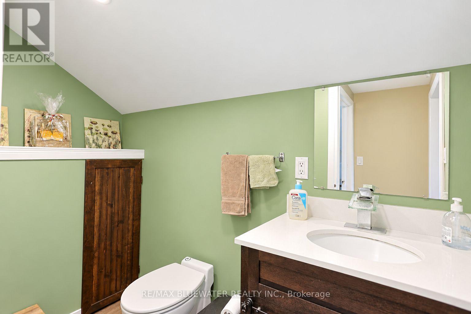 1601 Greenway Drive, North Middlesex, Ontario  N0M 2K0 - Photo 36 - X14094762