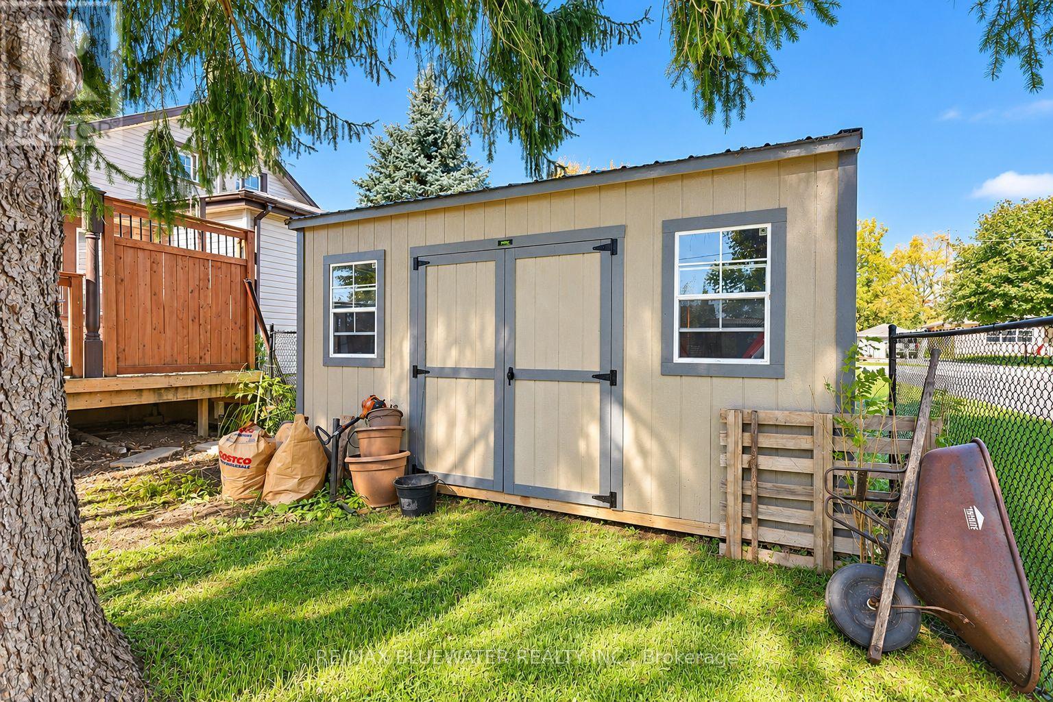 1601 Greenway Drive, North Middlesex, Ontario  N0M 2K0 - Photo 43 - X14094762