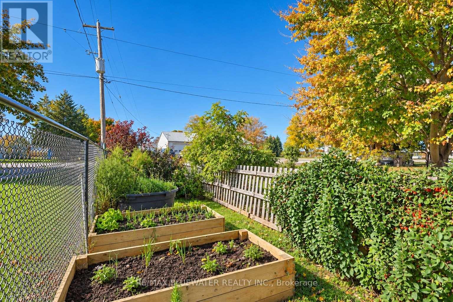 1601 Greenway Drive, North Middlesex, Ontario  N0M 2K0 - Photo 44 - X14094762
