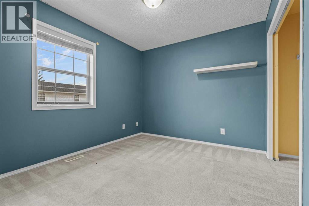 255 Prestwick Acres Lane Se, Calgary, Alberta  T2Z 3X9 - Photo 7 - A2350057