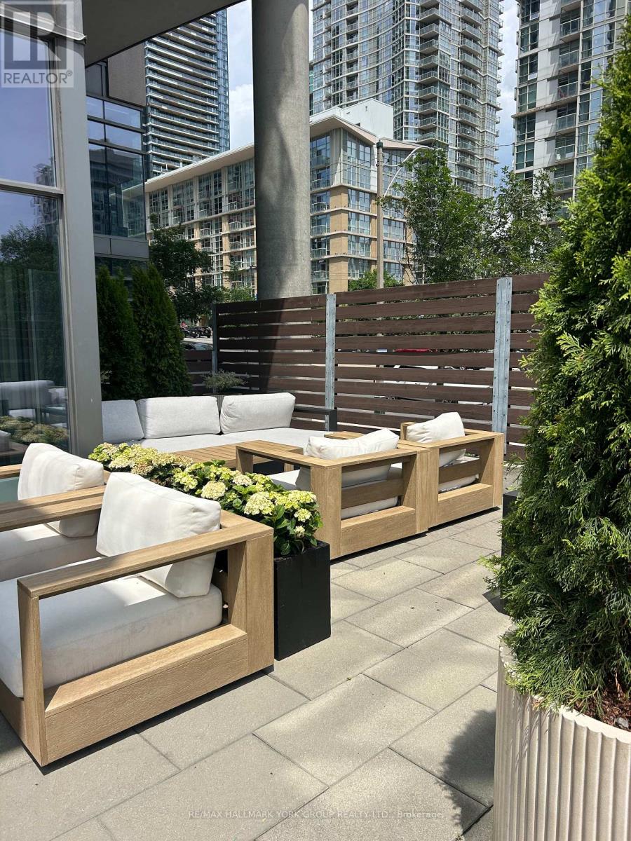 1709 - 11 Brunel Court, Toronto, Ontario  M5V 3Y3 - Photo 14 - C14094650