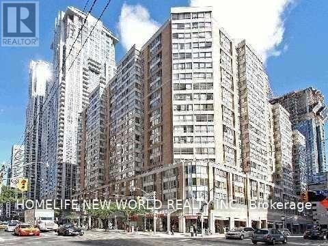 821 - 711 BAY STREET