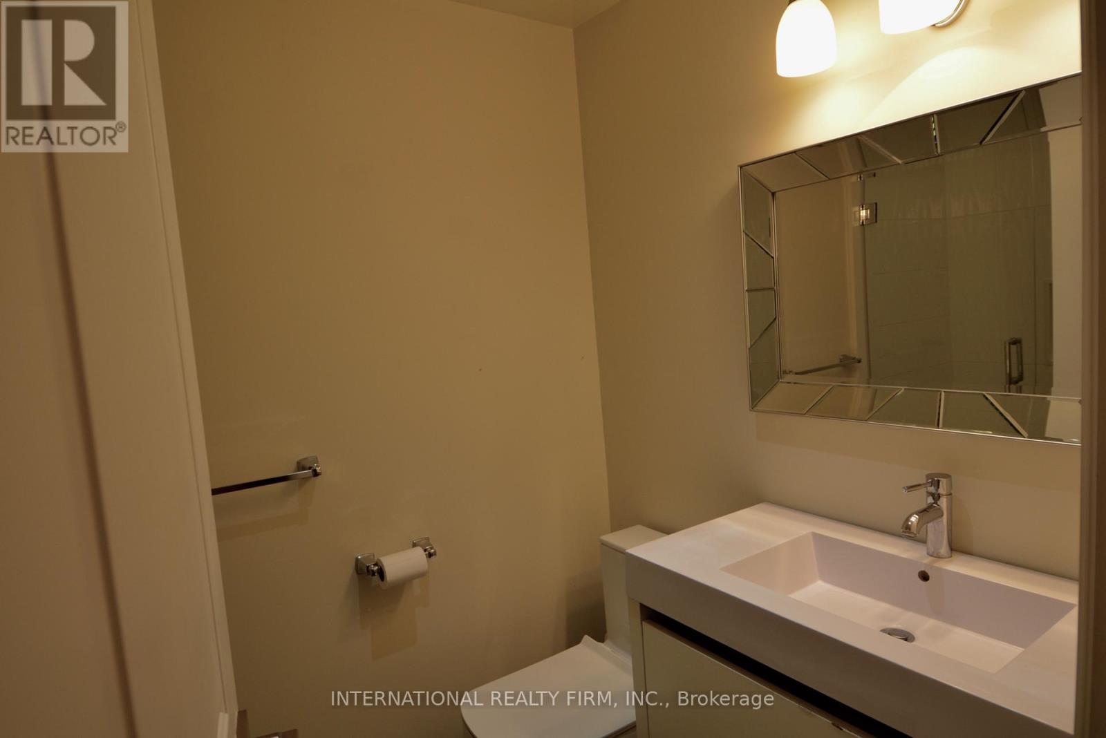 Main Floor - 24 Duggan Avenue, Toronto, Ontario M4V 1Y2 - Photo 13 - C14094764