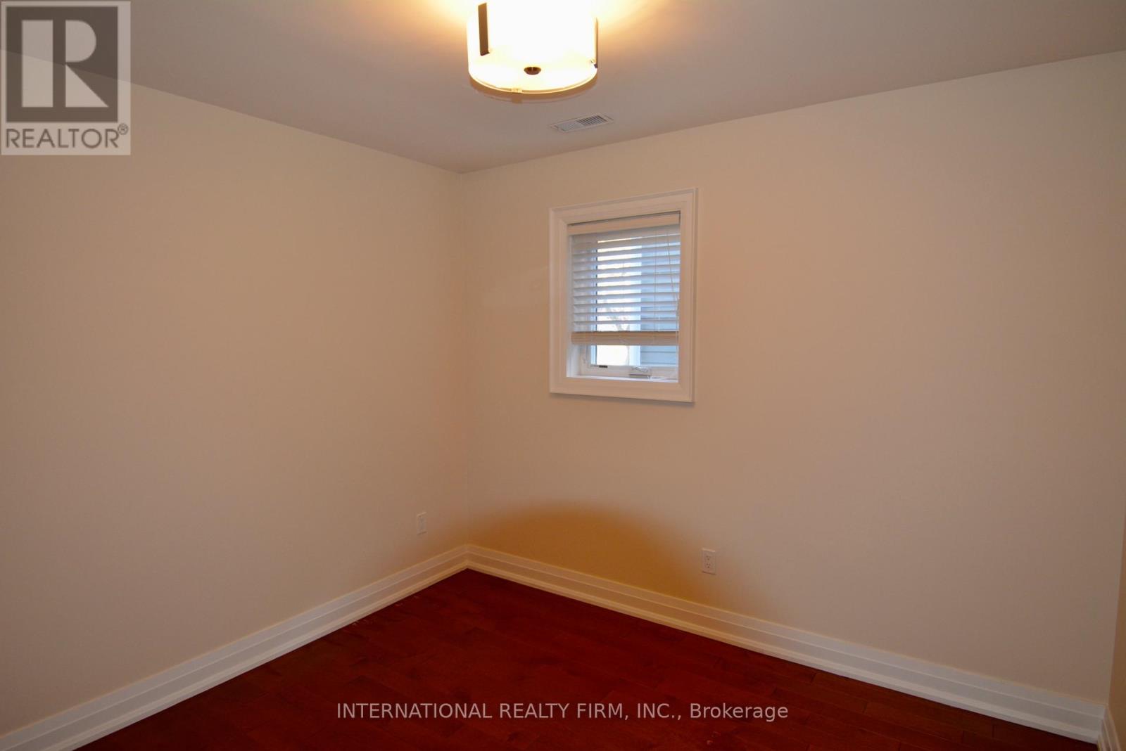 Main Floor - 24 Duggan Avenue, Toronto, Ontario M4V 1Y2 - Photo 15 - C14094764