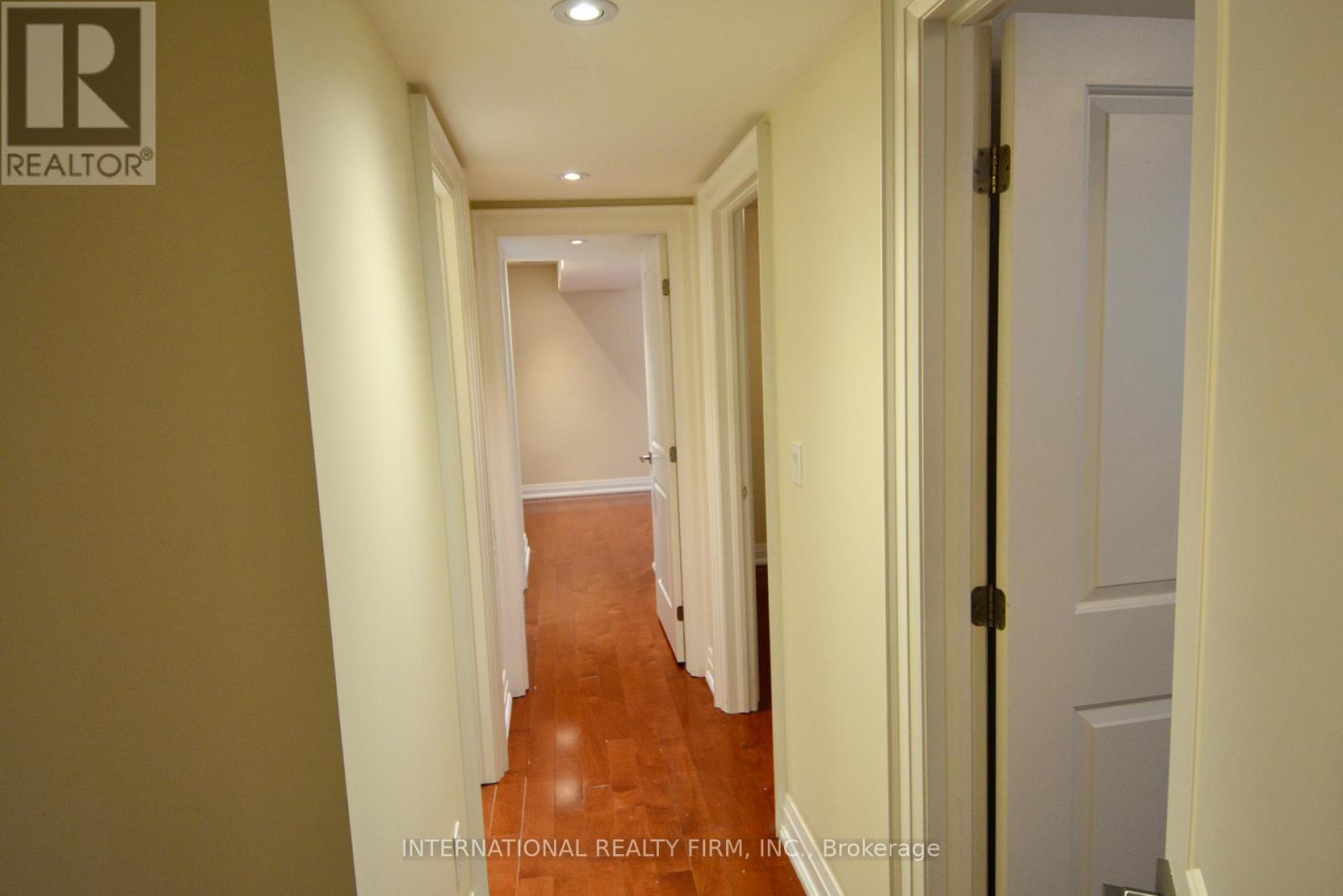 Main Floor - 24 Duggan Avenue, Toronto, Ontario M4V 1Y2 - Photo 17 - C14094764
