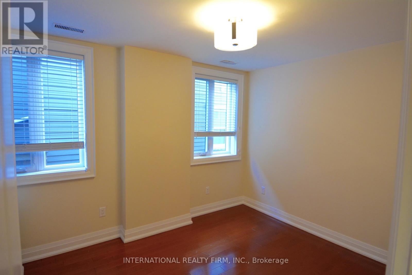 Main Floor - 24 Duggan Avenue, Toronto, Ontario M4V 1Y2 - Photo 21 - C14094764