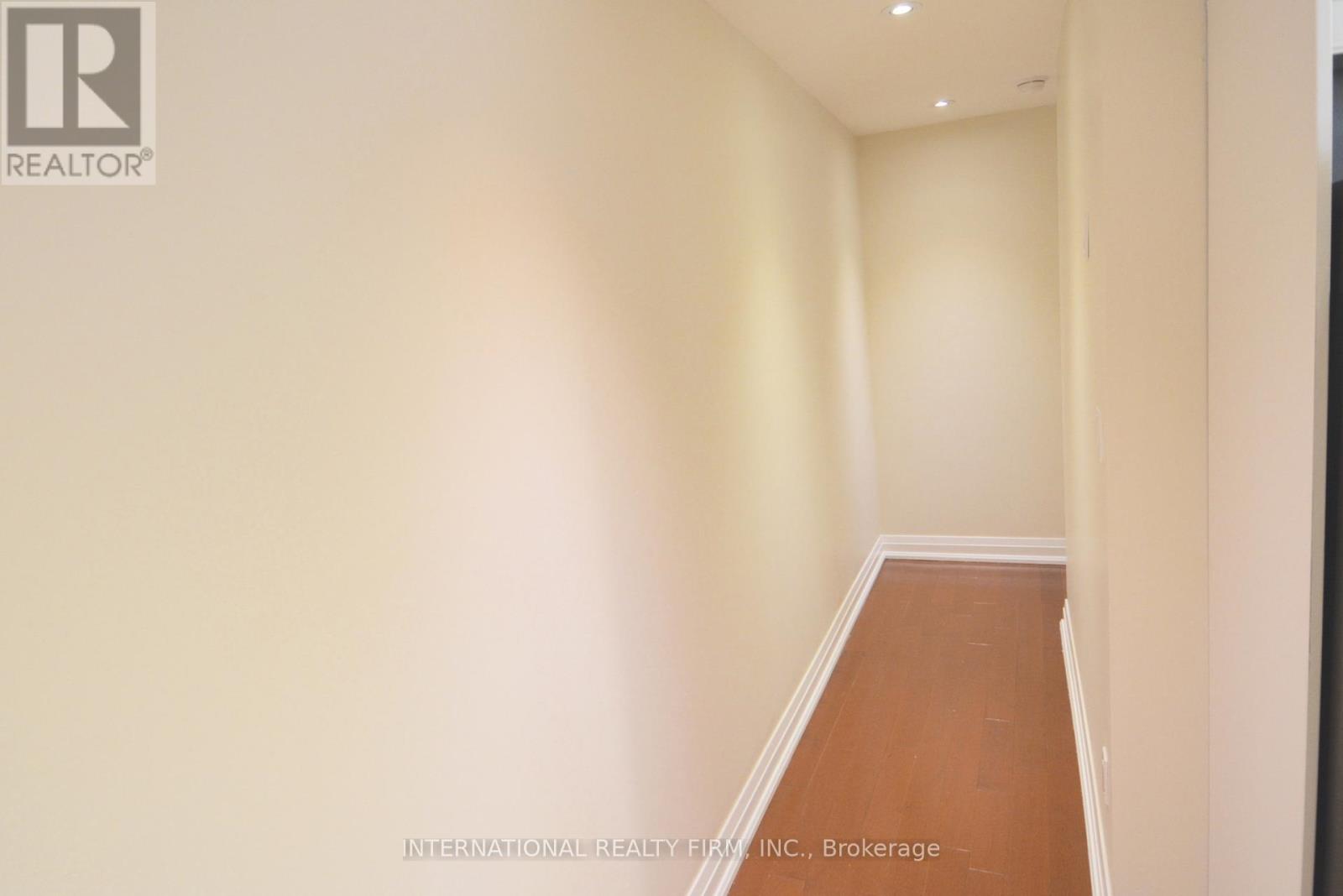 Main Floor - 24 Duggan Avenue, Toronto, Ontario M4V 1Y2 - Photo 23 - C14094764