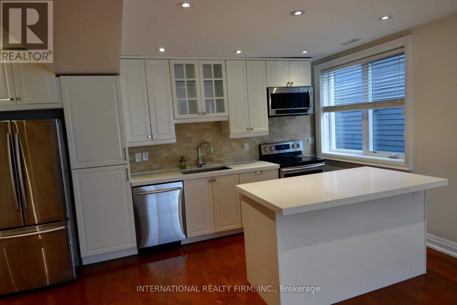 Main Floor - 24 Duggan Avenue, Toronto, Ontario M4V 1Y2 - Photo 26 - C14094764
