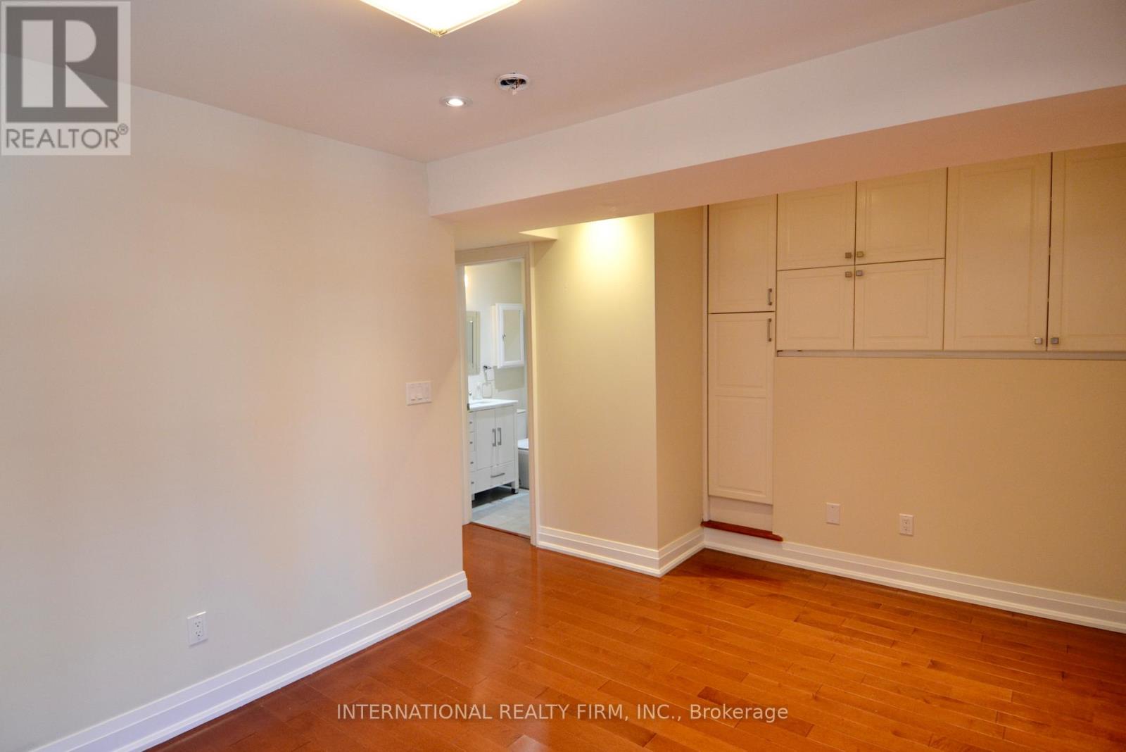 Main Floor - 24 Duggan Avenue, Toronto, Ontario M4V 1Y2 - Photo 5 - C14094764